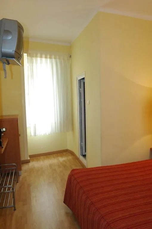 Residencial Castromira Apartment Lisbon